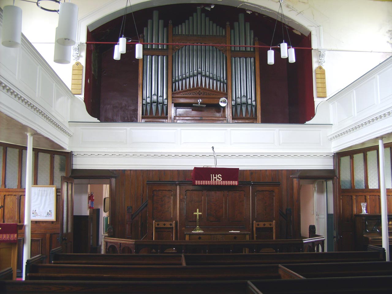 Haughton Green Methodist, interior