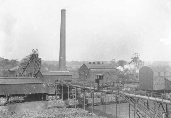 Pretoria Pit in 1934 before closure. Looking to the NE with No.3 shaft on the left, No.4 shaft on the right