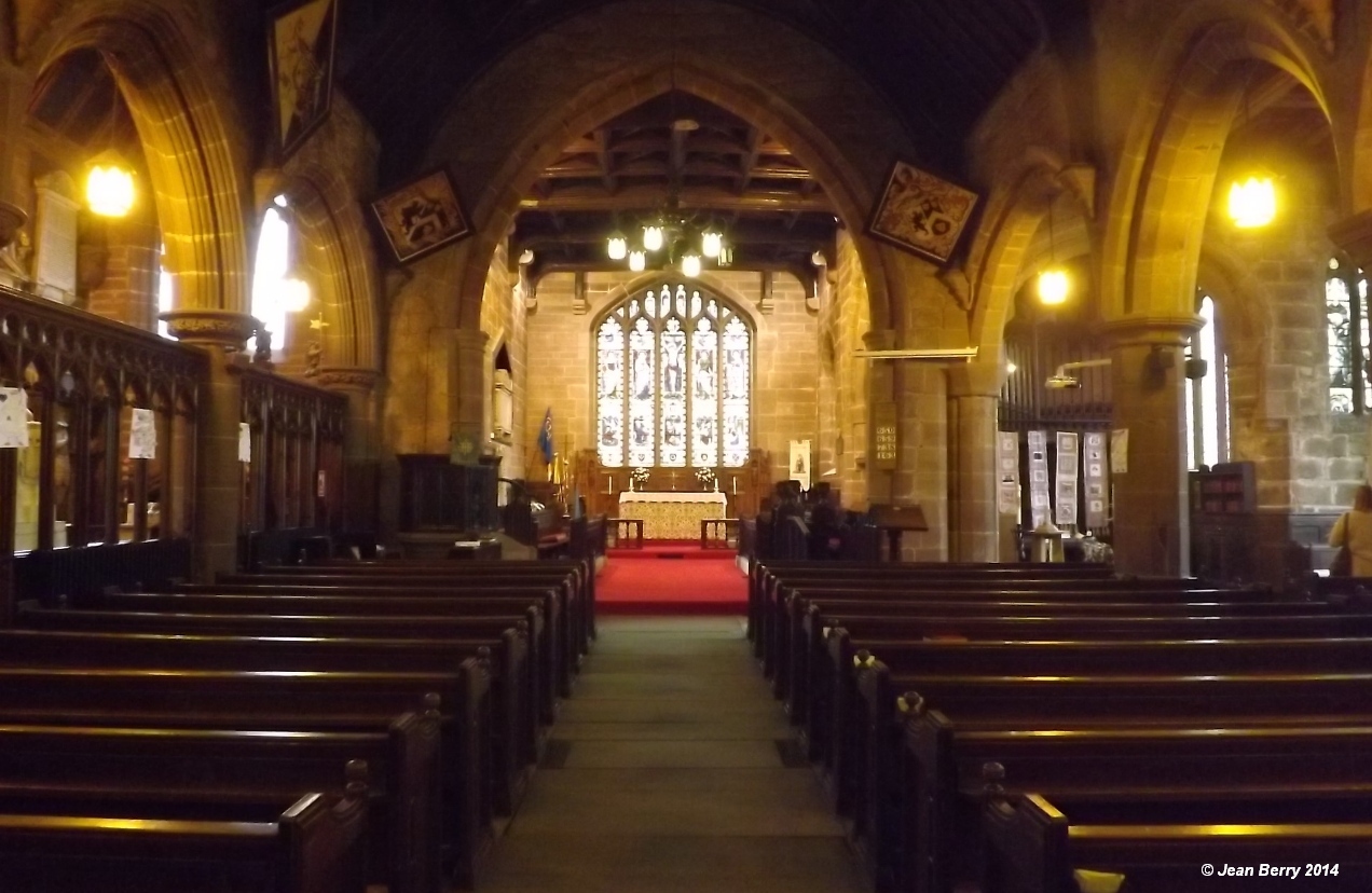 St Luke, Farnworth - interior