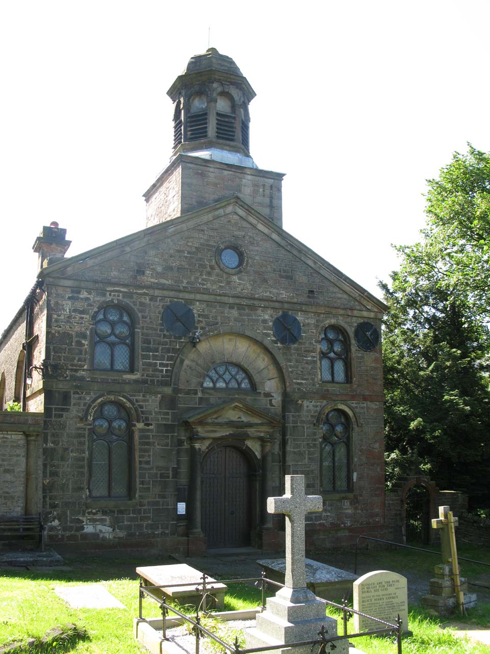 St John the Divine, Holme in Cliviger
