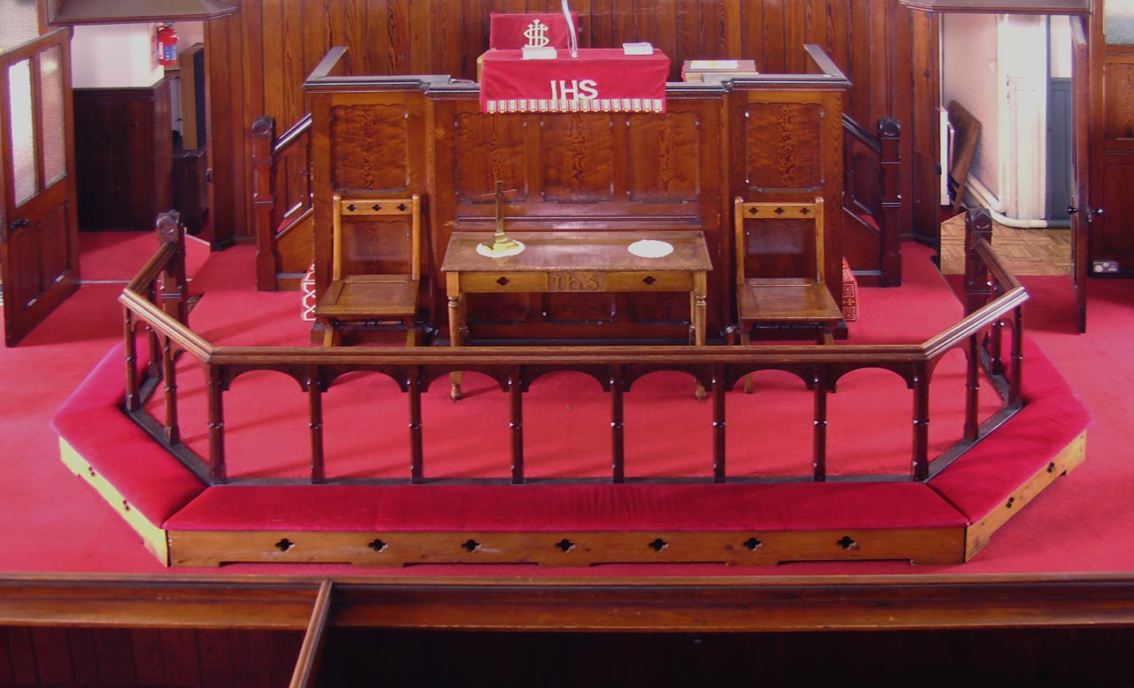 Haughton Green Methodist, pulpit